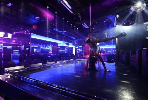 Fully nude strip clubs. Things To Know About Fully nude strip clubs. 